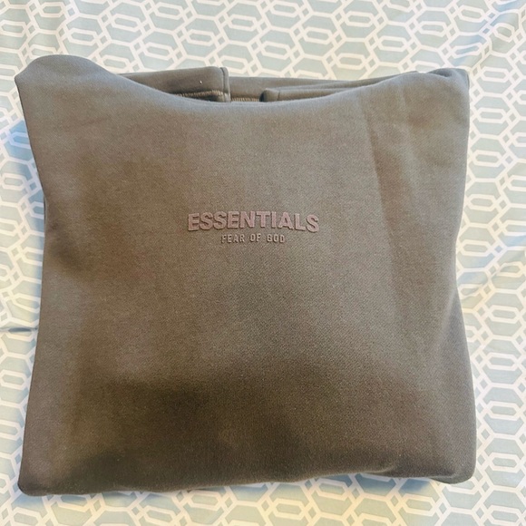 Essentials hoodie relaxed size Medium - Picture 3 of 3